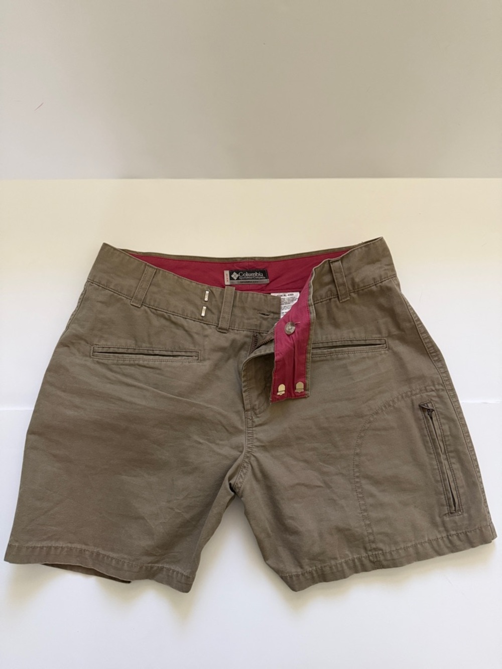 Columbia Khaki Hiking Utility Shorts Pink Trim Women’s Size 10